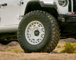 Painted Wheels on a Jeep