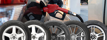 A grey 2015 honda civic parked on the road with a cloudy background